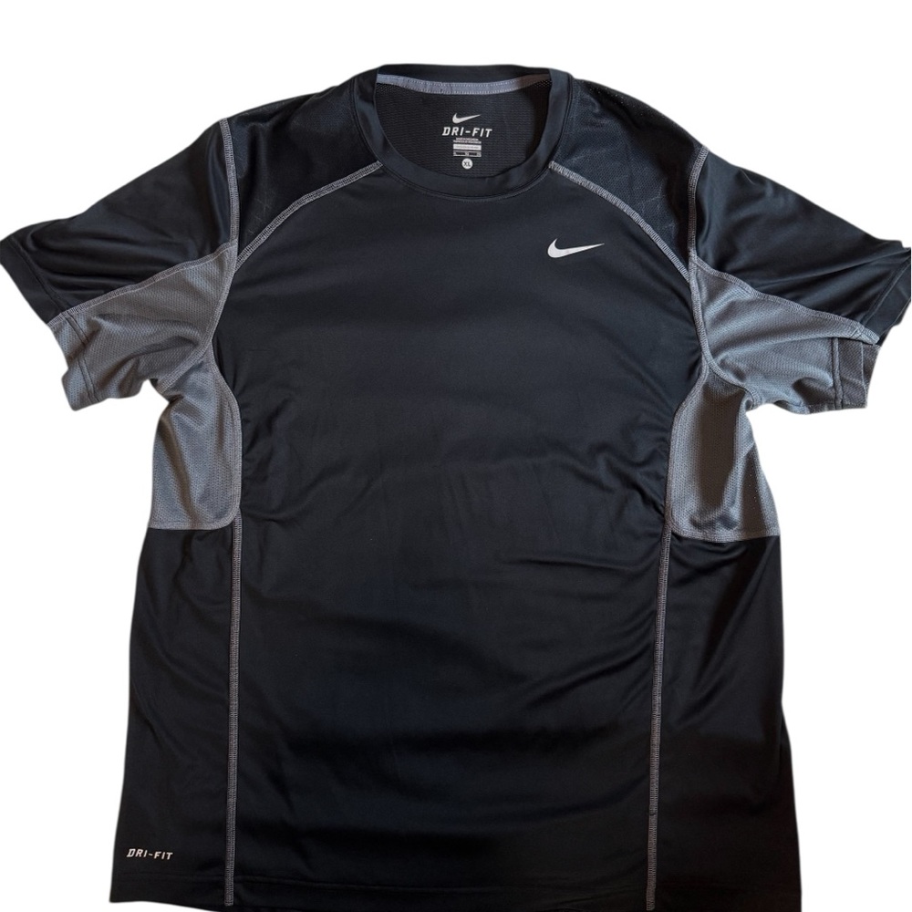 XL Nike Dri-FIT Black and Gray Short Sleeve Shirt